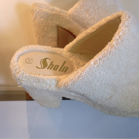 Plush platforms - Picture 3 of 4